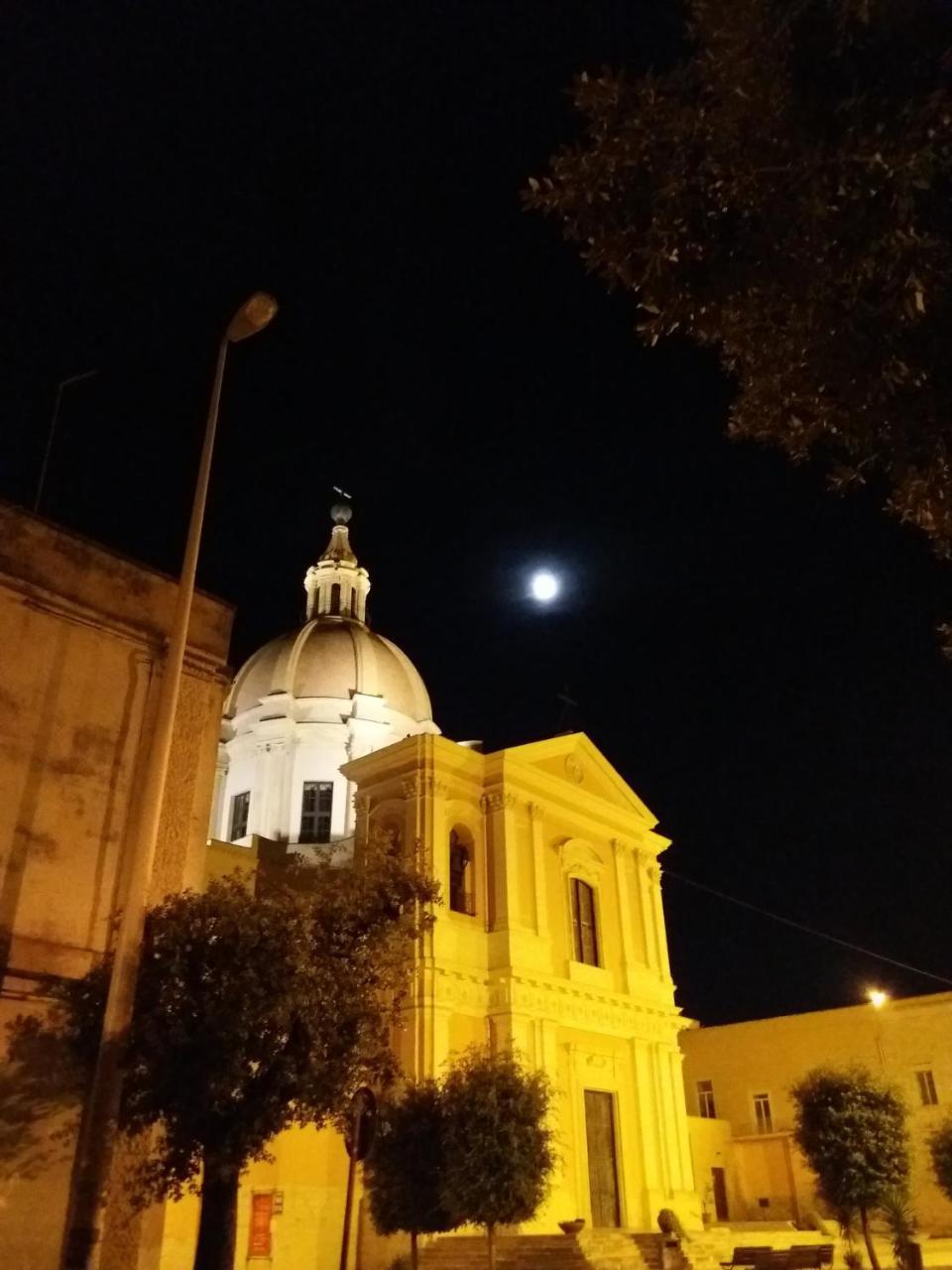 Il Da Vinci Casa Vacanze Giovinazzo Exteriör bild